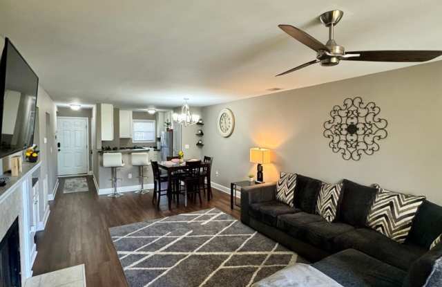 226 Edgewater Lane Gallery 4