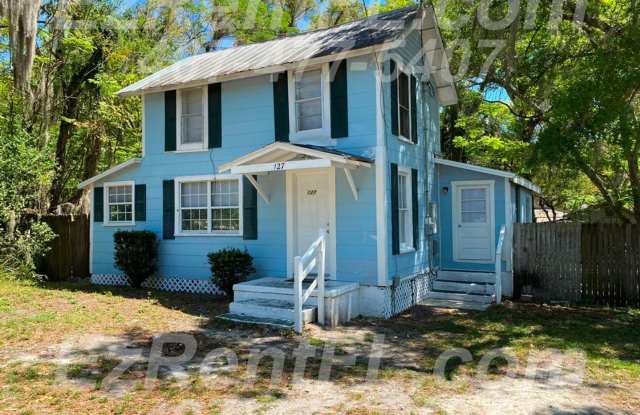 Charming 3/2 in Great Location In Deland photos photos
