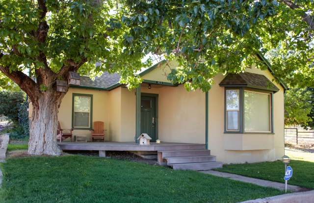 4 Bed, 2 Bath Furnished Home In Veyo! Gallery 1