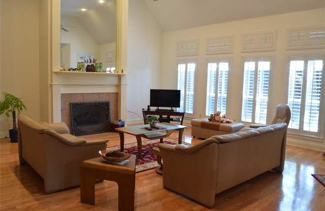 6924 Vista Ridge Court Gallery 3