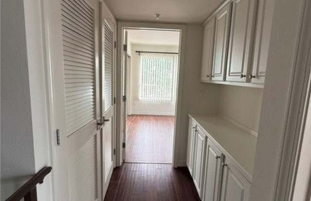 4904 Laurel Canyon Boulevard photos photos