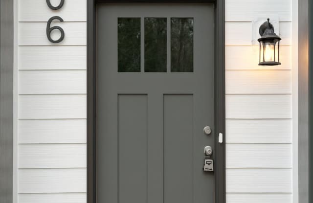 206 Nelson Avenue Gallery 2