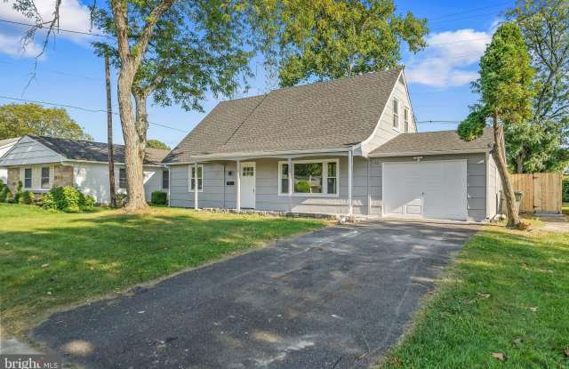 12 HOLBROOK Lane photos photos