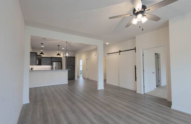 NEW LUXURY 2 BED 2 BATH 1 CAR GARAGE DUPLEX Gallery 4
