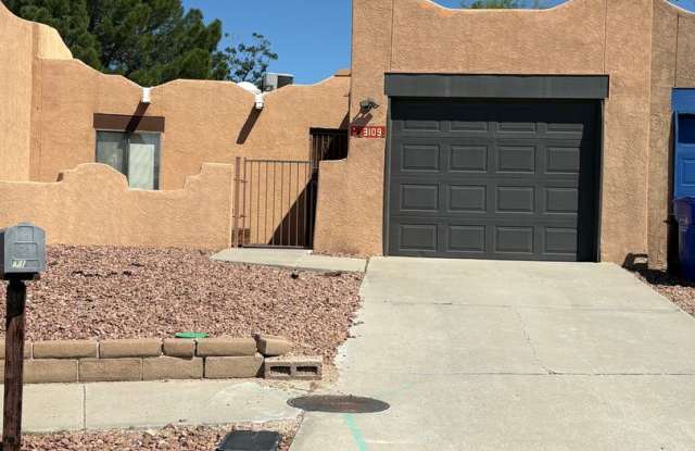 Charming 2 Bed/ 2 Baths Near Everything ! photos photos