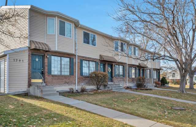 Awesome Rose Park Thouse in quiet community! photos photos