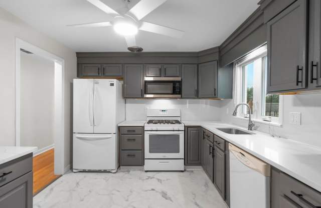 Charming 3BR House in Milford Gallery 3