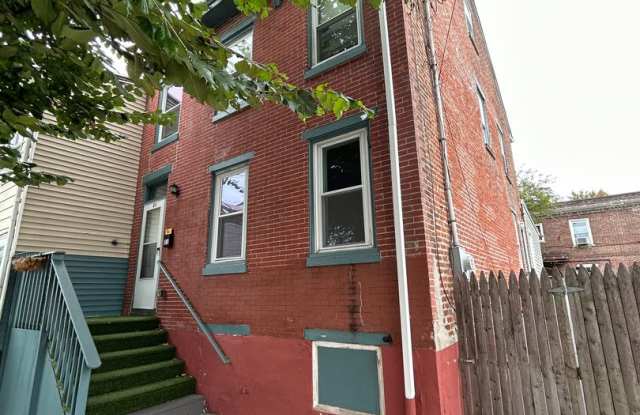 Cozy Home w/2 bath! - 21 Bellevue Avenue, Trenton, NJ 08618