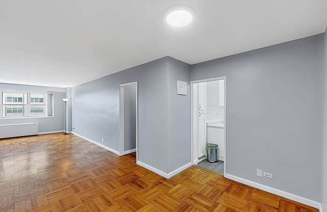 6636 Yellowstone Blvd photos photos