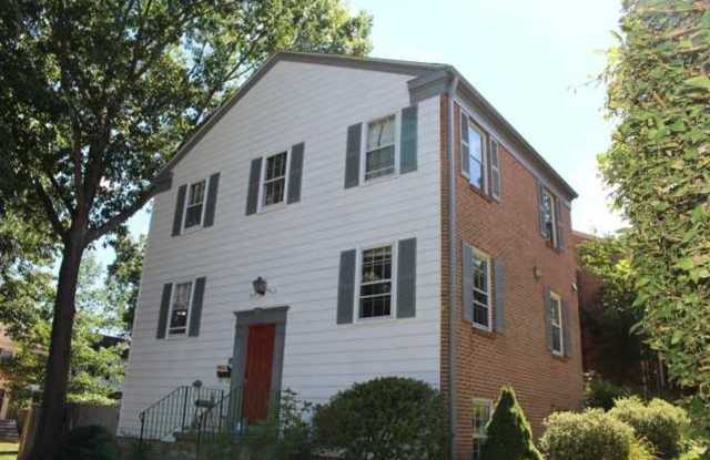 4 Bedroom 3.5 Bath 3 level End Unit Townhouse photos photos