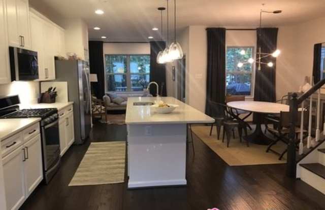7515 Holly Ridge Drive Gallery 2