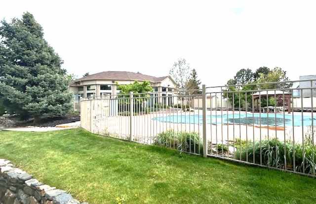 Great Littleton Condominium with Garage Gallery 3