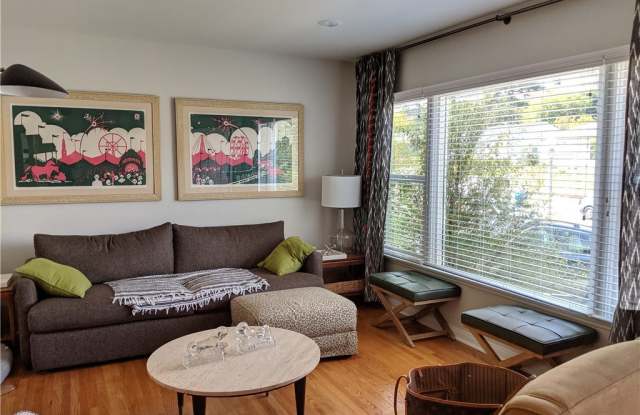 7814 Airport Boulevard Gallery 2