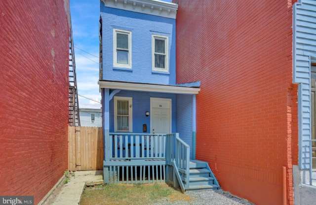 833 GREEN Street Gallery 1