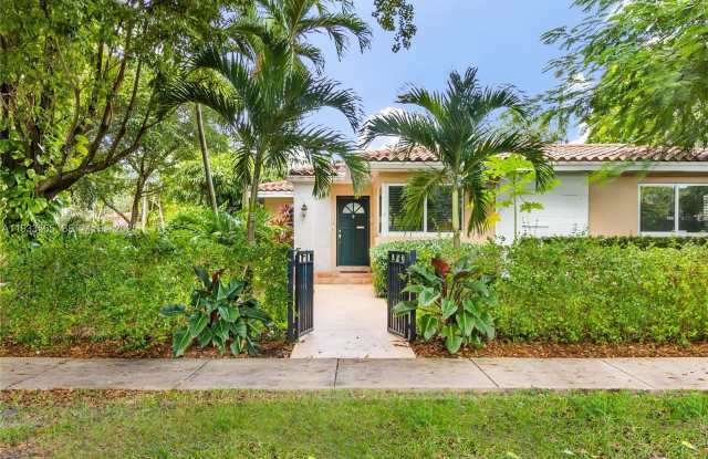 1114 Genoa St photos photos