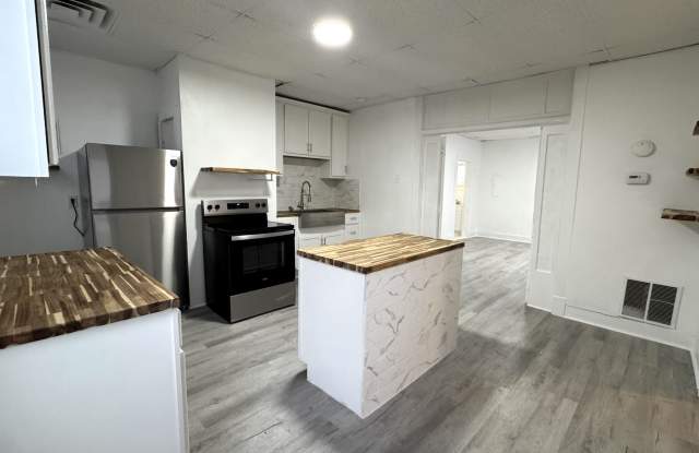 504 East Franklin Street - A photos photos