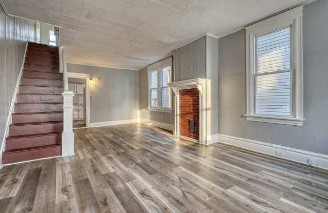 Newly Renovated 4 Bedroom 1 Bathroom Home in Harrisburg Gallery 1