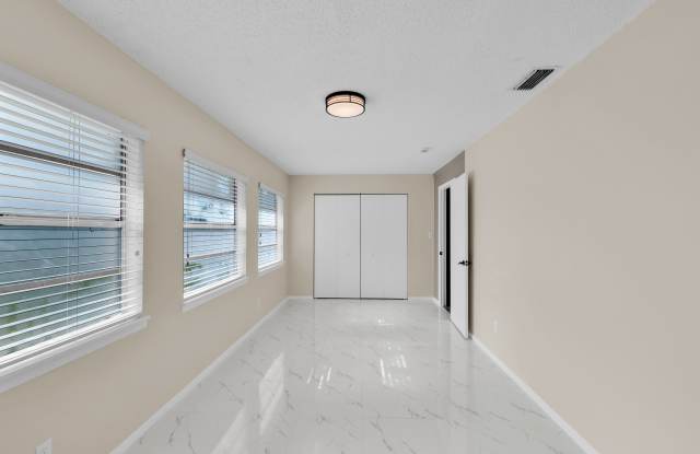 2809 Jefferson Parkway Unit B Gallery 3