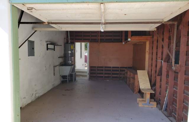 Room for rent with a charming Normal Heights house with garage and large yard. Gallery 3