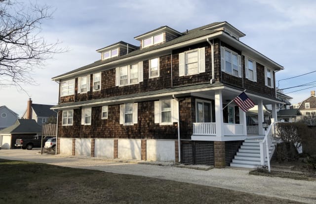 632 Main Avenue - 632 Main Ave, Bay Head, NJ 08742