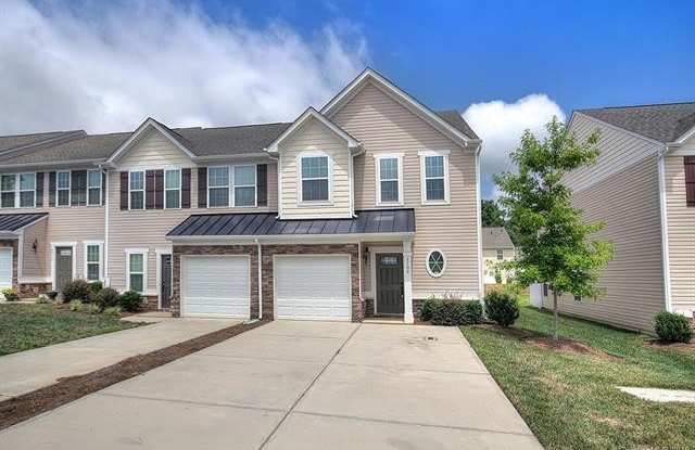 Beautiful end-unit townhome in a gated Southwest Charlotte community! photos photos Beautiful end-unit townhome in a gated Southwest Charlotte community! photos photos