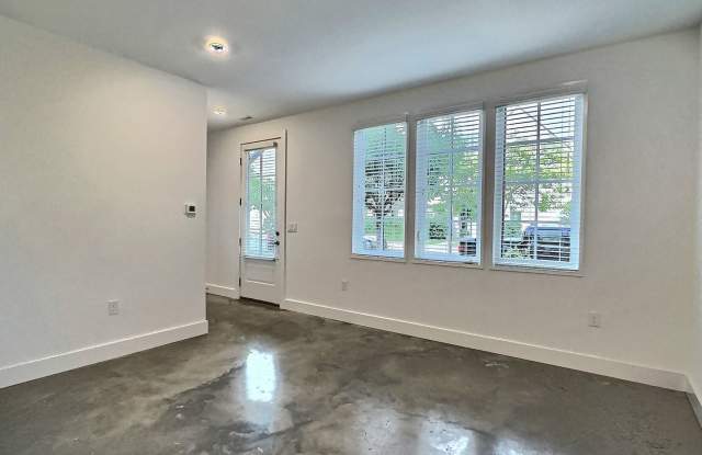 Flat for Rent in Hampstead! First month’s rent FREE! photos photos