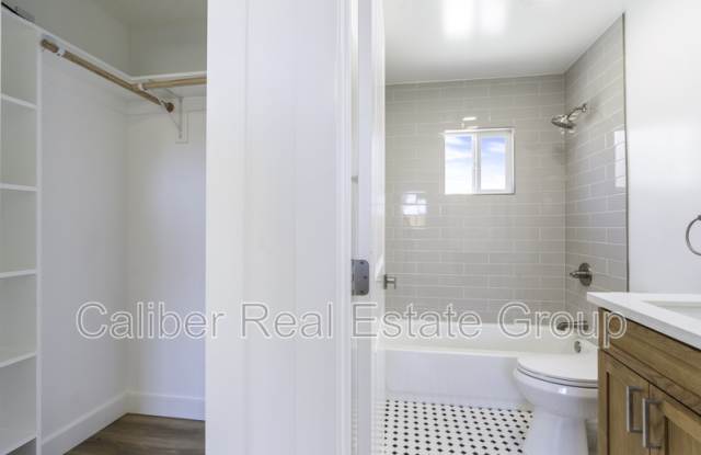 478 N Pine St photos photos