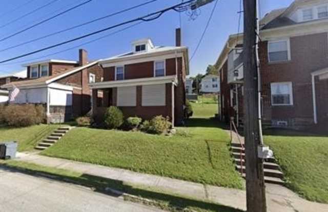 909 Highland Ave - 909 Highland Avenue, Greensburg, PA 15601