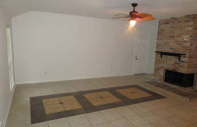 7815 Maple Brook Lane Gallery 3