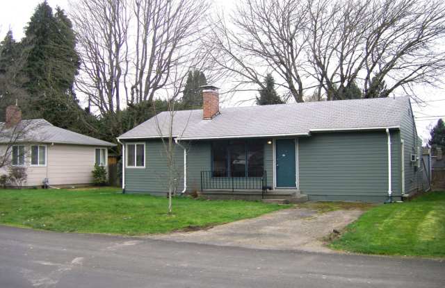 CUTE HOUSE CLOSE TO NIKE! photos photos