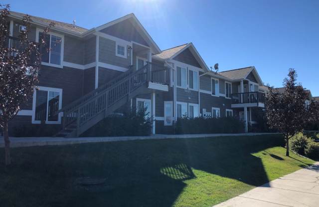 3 Bedroom 2 Bathroom Condo * Flexible Lease Terms - 3 months, 6 months or Year Lease Options photos photos