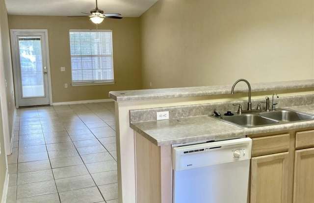 2470 Trailwood Dr Gallery 4