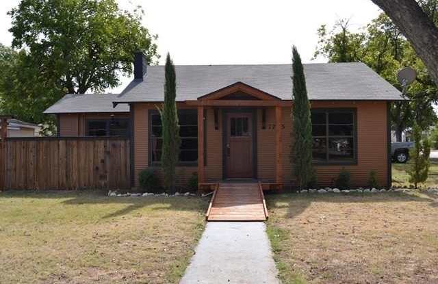 1725 W Ave M photos photos