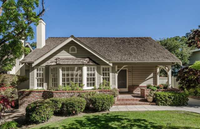 Charming Burlingame Home, 2 Bedroom / 1 Bath + Office and Loft! photos photos