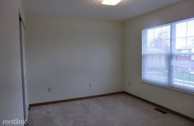 541 Parkside Commons Ct Gallery 2