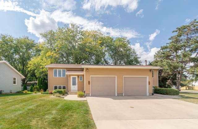 418 Colby Road - 418 Colby Road, Waterloo, IA 50701