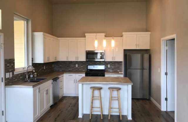 Cute and Cozy ADU in SW Redmond! Gallery 3