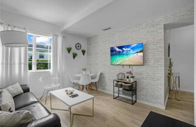 810 7th St photos photos