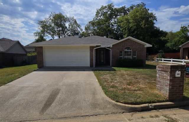 804 Hummingbird Lane Gallery 1