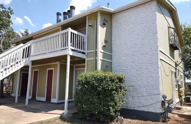 Cute 4-plx in South Austin photos photos