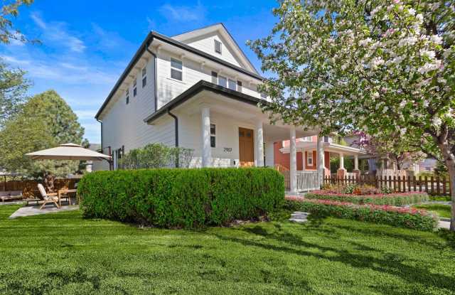 Central Park Prime Location Home - 3 Bed, 3 Bath, 2 Car Attached Garage photos photos