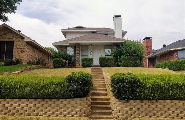 703 Red Oak Drive - 703 Red Oak Drive, Lewisville, TX 75067