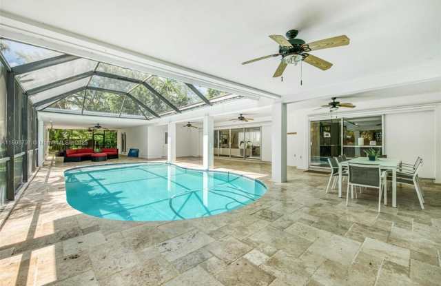 13255 SW 83rd Ave - 13255 Southwest 83rd Avenue, Pinecrest, FL 33156