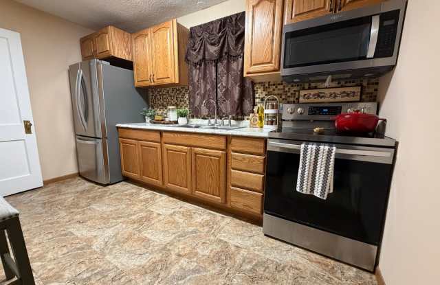 3 bed, 1 bath home in Evansdale. - 244 Wema Avenue, Evansdale, IA 50707