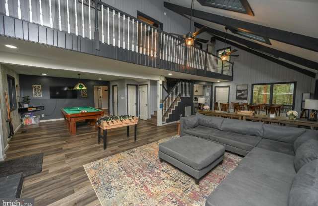 285 LAKESHORE Drive Gallery 3