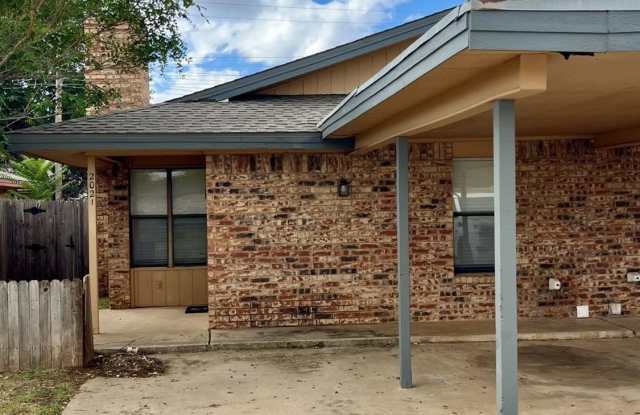 2021 S Loop 289 - 2021 South Loop 289, Lubbock, TX 79423
