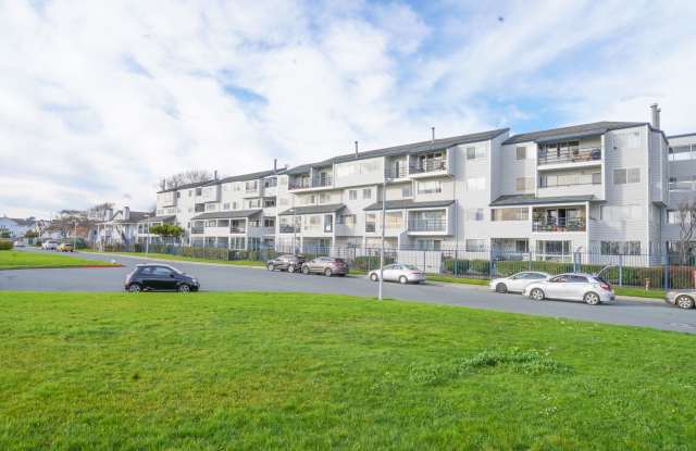 Beautiful Condo Available in Marina Bay Northshore! - 1205 Melville Square, Richmond, CA 94804