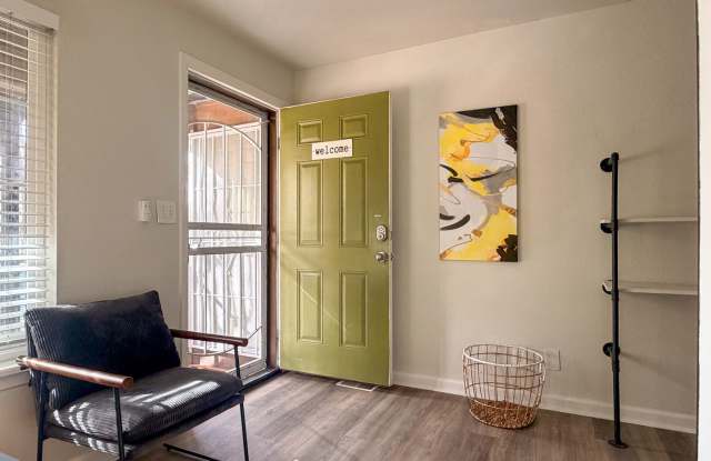Furnished Studio In Aurora! Gallery 1