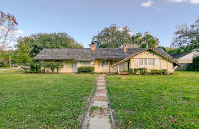 Charming 3 Bed/2 Bath Home for rent in the beautiful Winter Park! Rollins Students WELCOMED! photos photos