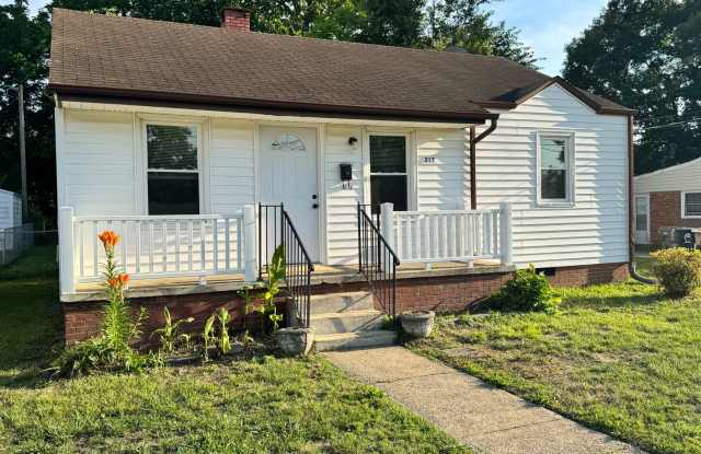 Recently updated spacious 2 bedroom with flex space and fenced backyard photos photos Recently updated spacious 2 bedroom with flex space and fenced backyard photos photos